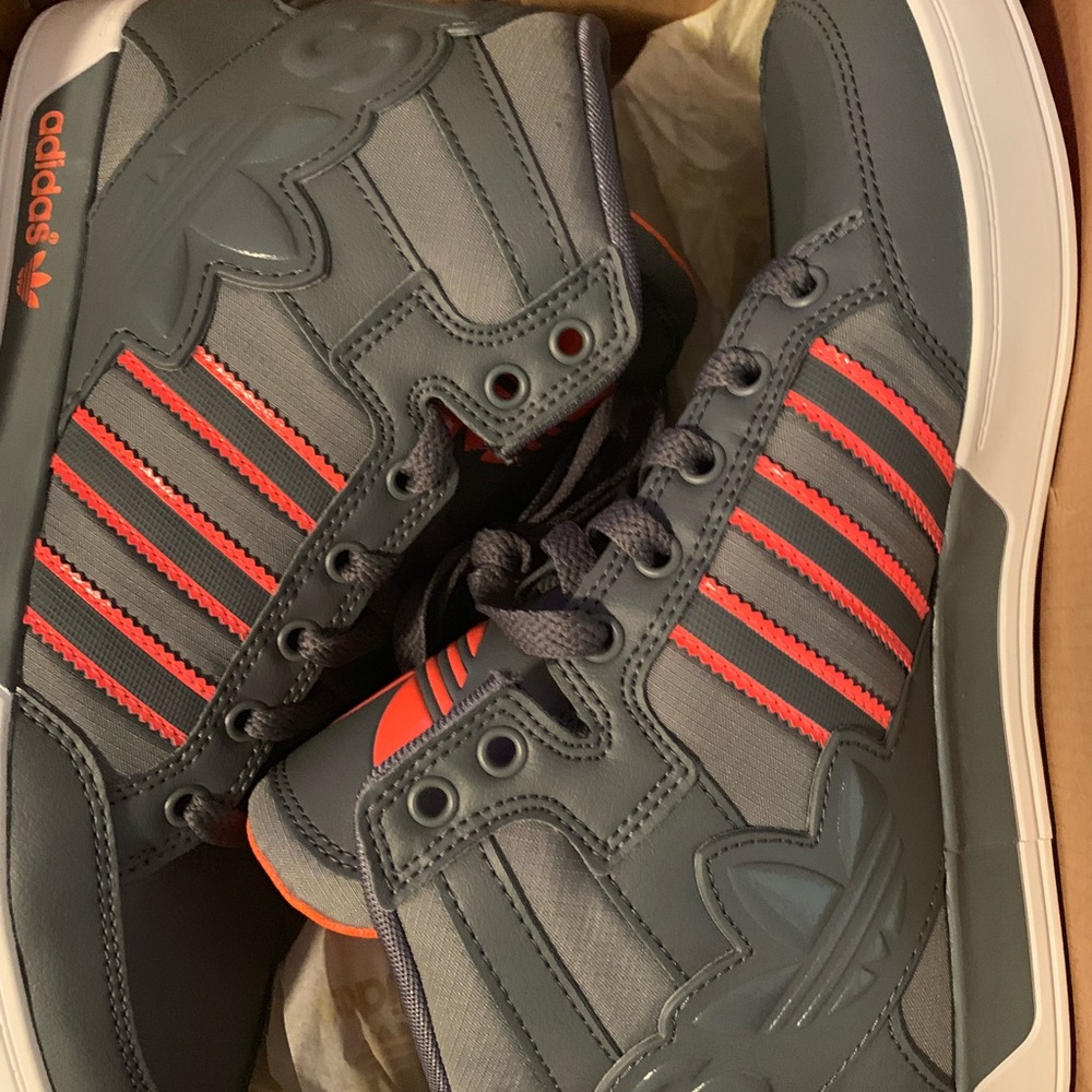 6.5 brand new adidas sneakers
